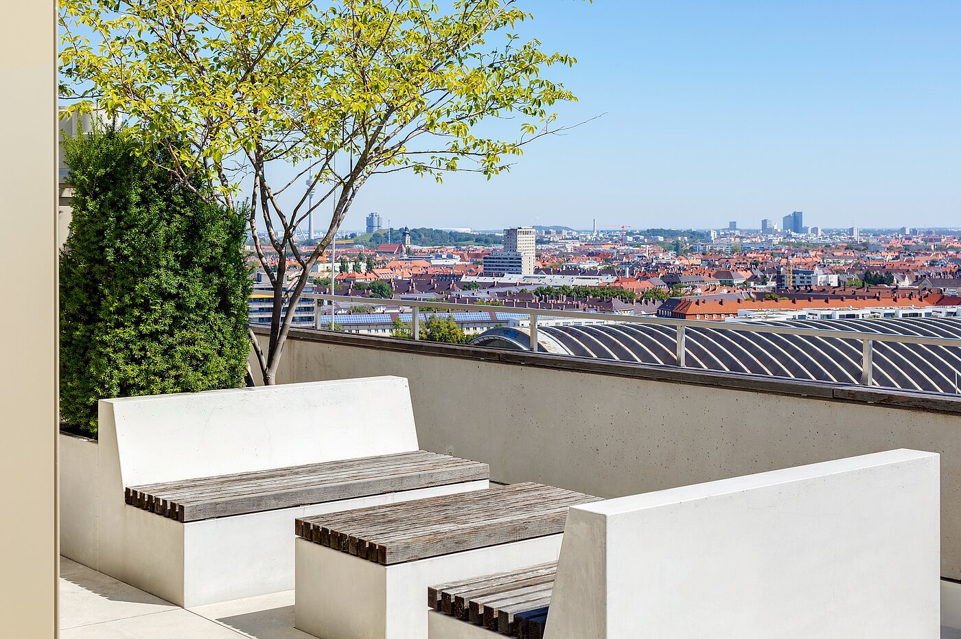 Apartment de 1.5 habitaciones | München-Neuhausen | 70444 | Dachterrasse bei Tag....