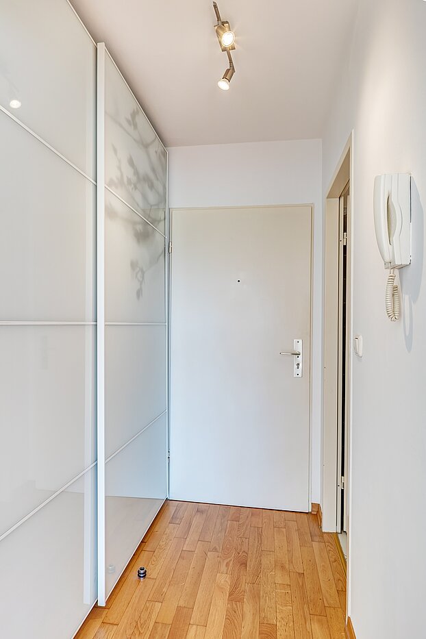 Apartment de 2 habitaciones | München-Feldmoching | 70466 | Flur Richtung Eingang