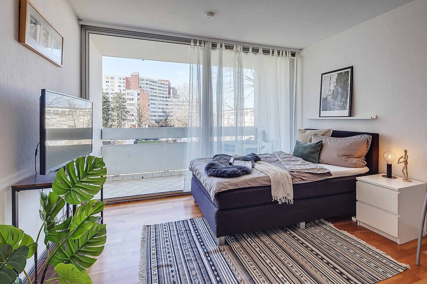 Apartamento de 1 habitación | München-Bogenhausen | 2103ML6 | Hier der Blick Richtung Loggia