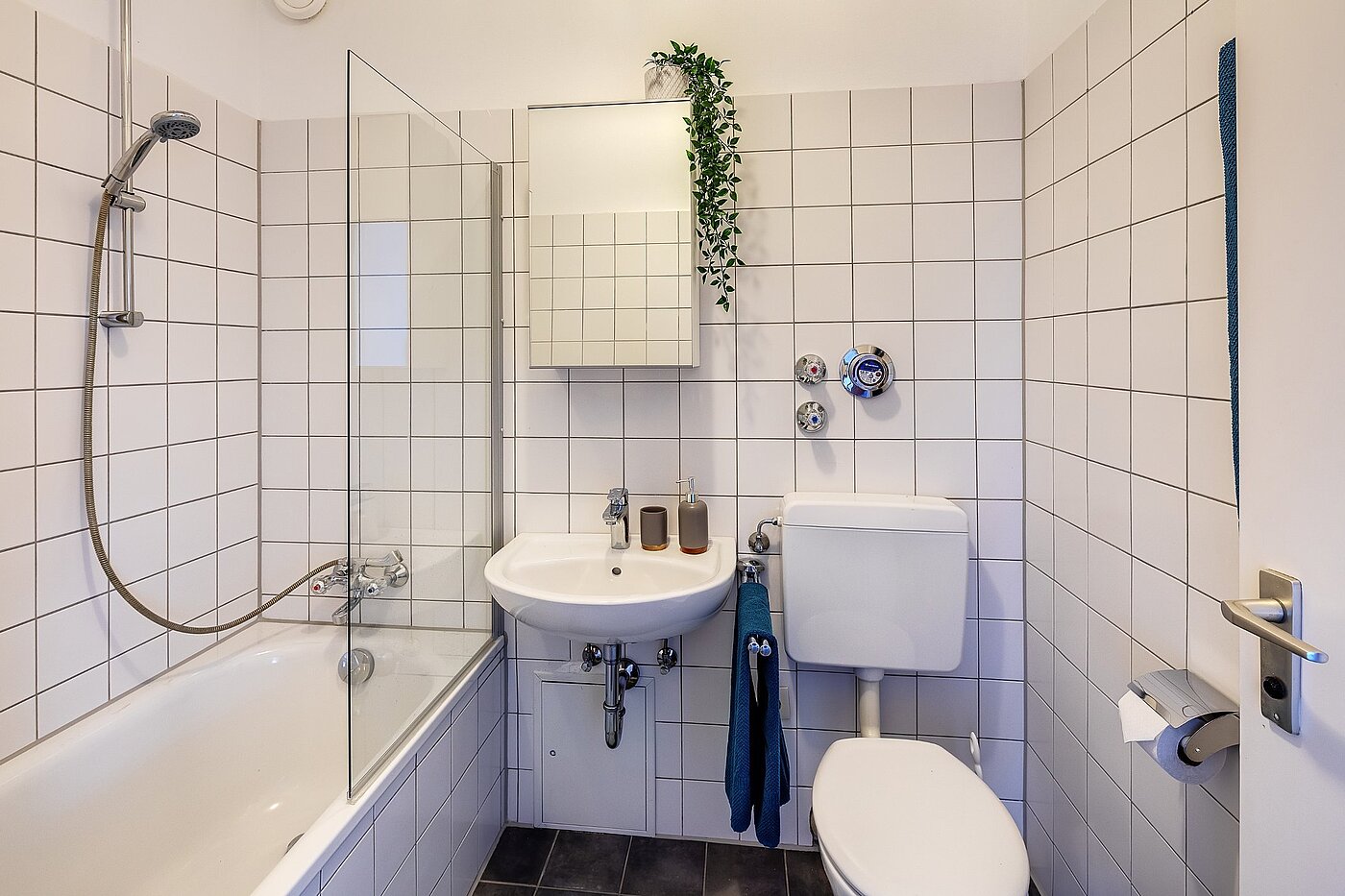 Apartamento de 1 habitación | München-Schwabing | 2007ML2 | Bad mit Badewanne