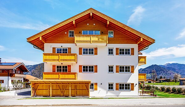 Piso en planta baja de 2 habitaciones | Bad Wiessee | 700942 | Südansicht des Mehrfamilienhauses