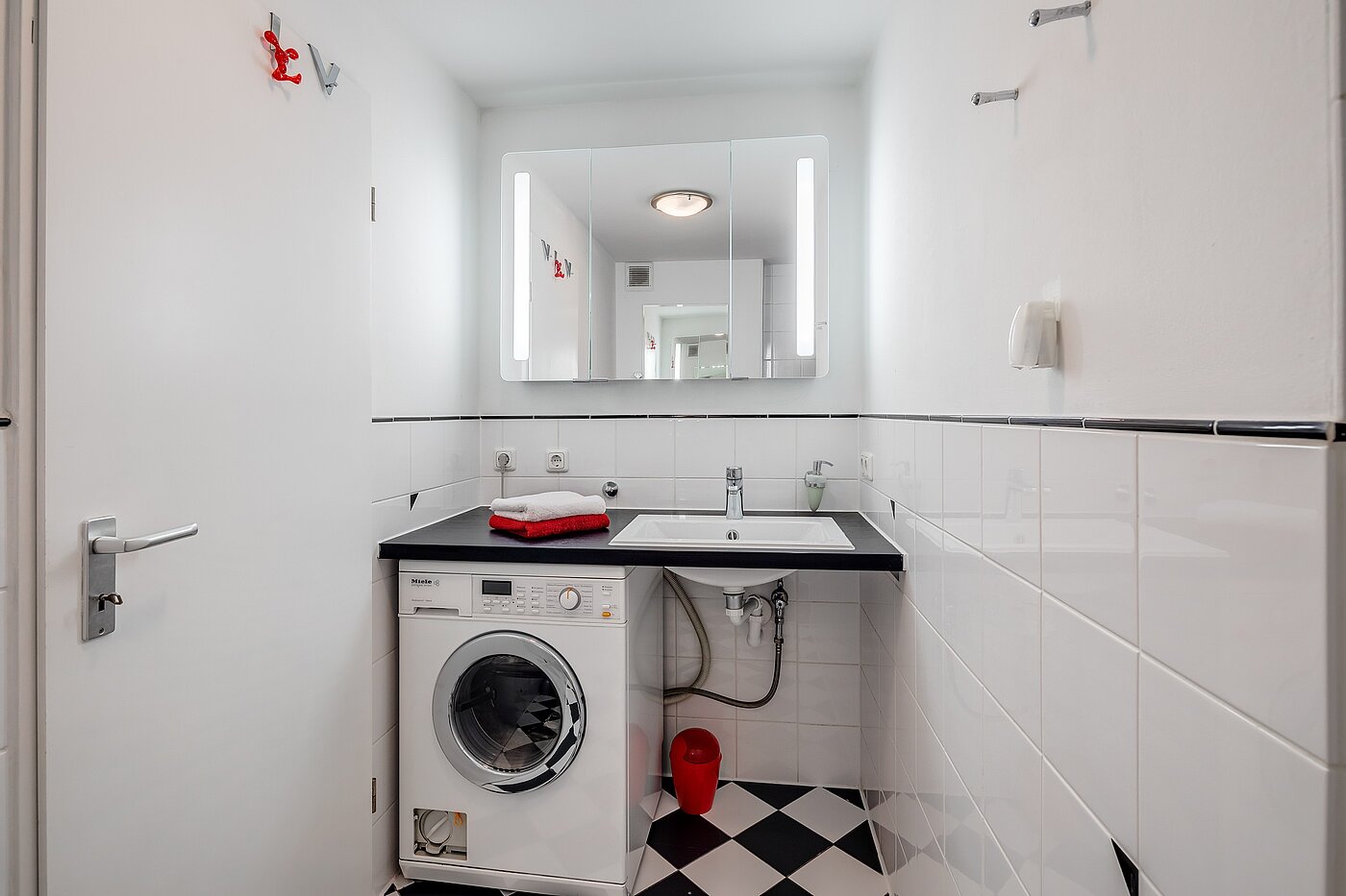 Apartamento de 2 habitaciones | München-Isarvorstadt | 70089 | Waschtrockner Kombination