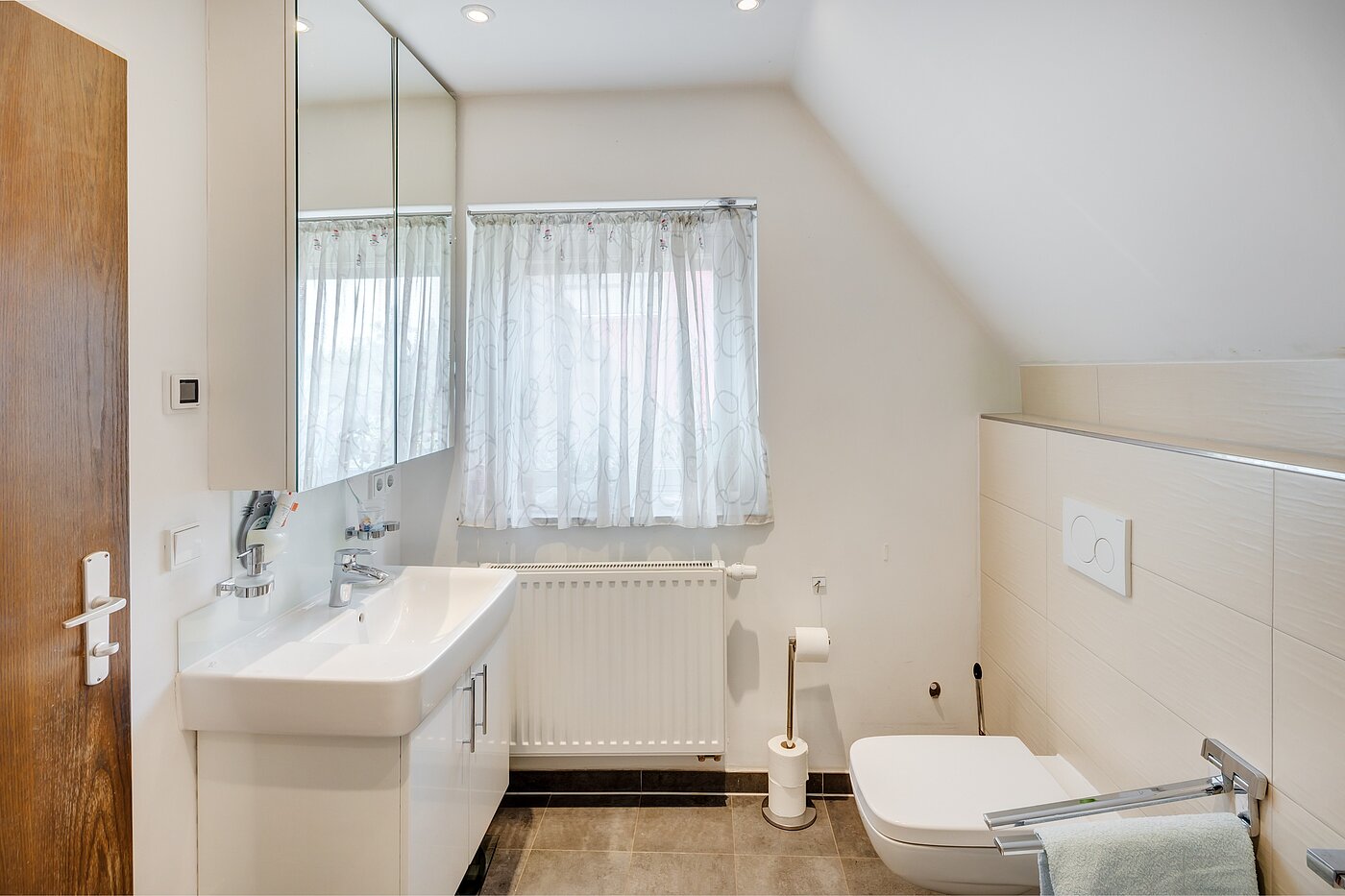 Casa unifamiliar  de 8 habitaciones | 70229 | Neues Bad...