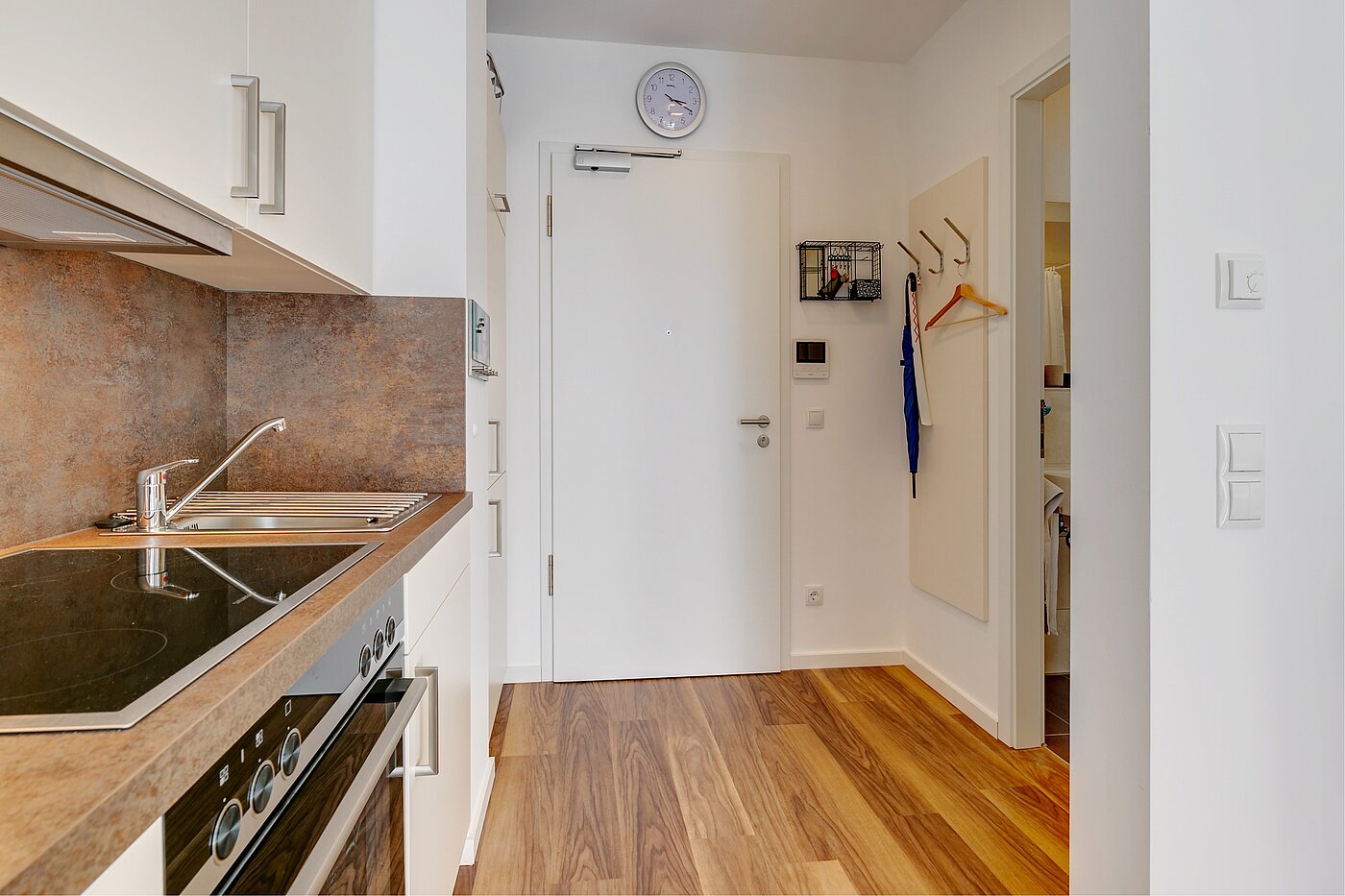 Piso en planta baja de 1 habitación | München-Milbertshofen | 2202ML8 | Eingangsbereich und Bad