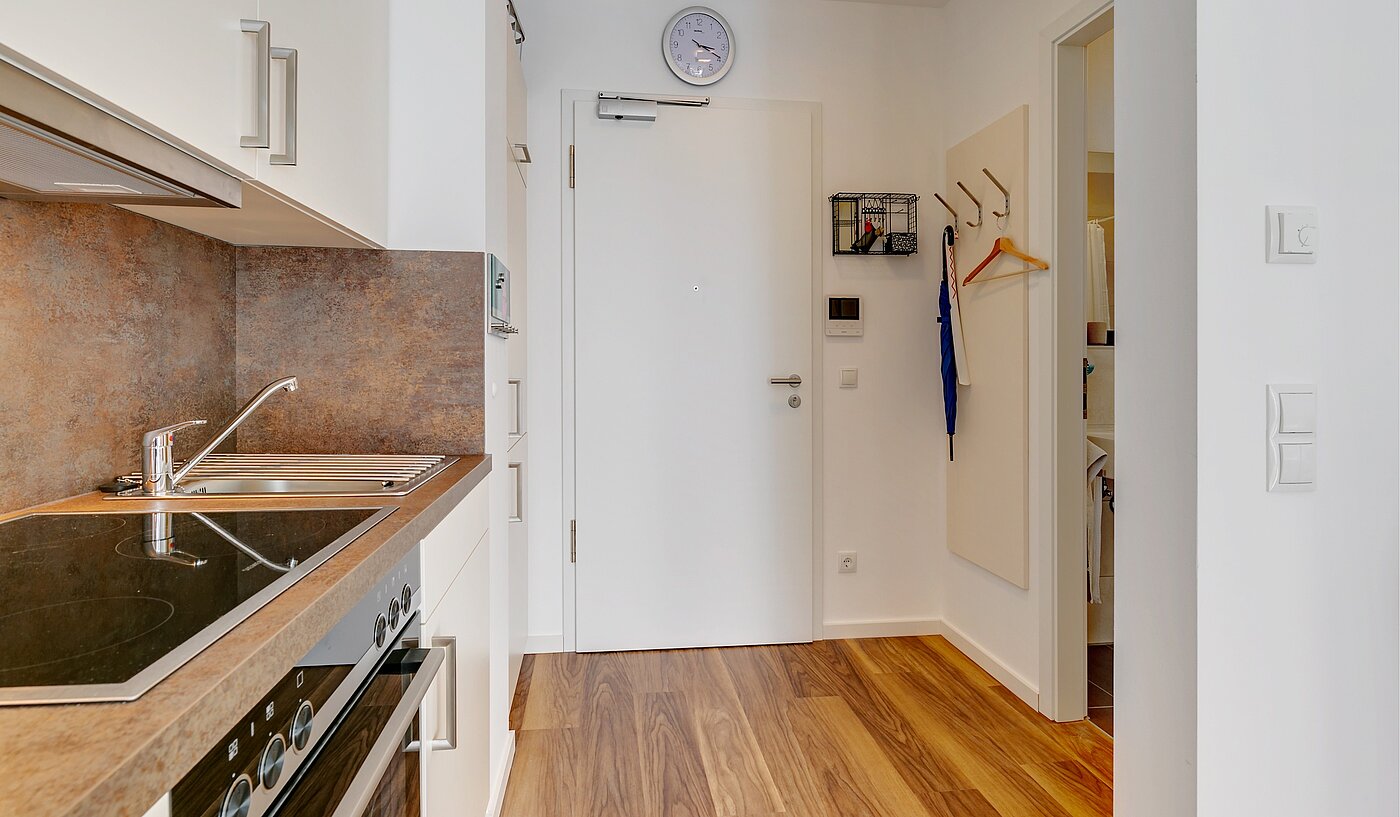 Piso en planta baja de 1 habitación | München-Milbertshofen | 2202ML8 | Eingangsbereich und Bad