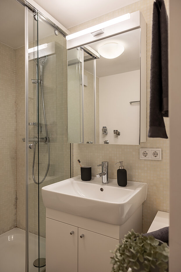 Apartamento de 2 habitaciones | München-Solln | 70418 | Badezimmer...
