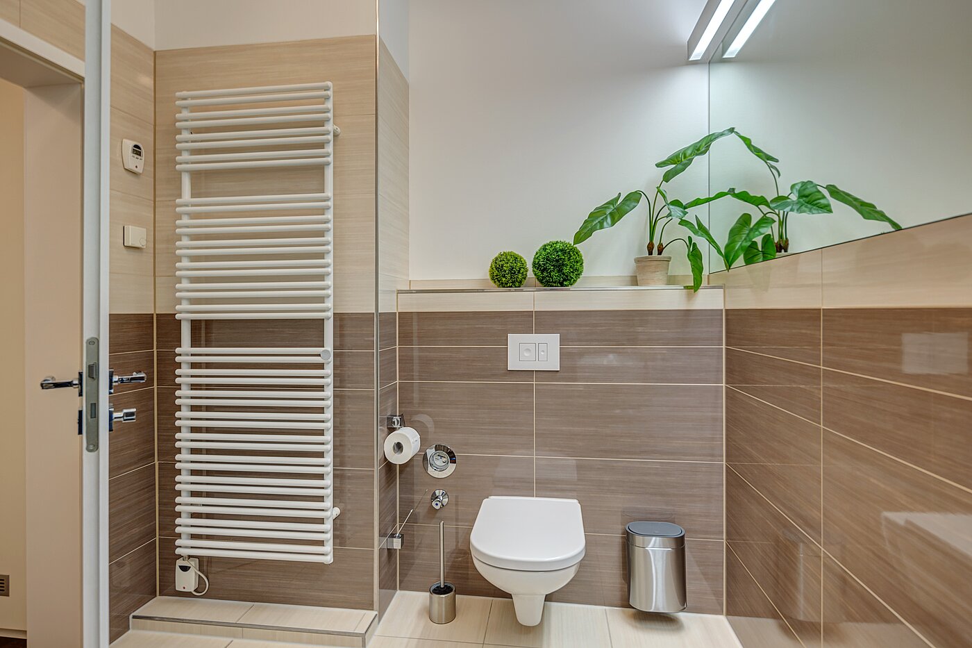 Apartamento de 1 habitación | München-Neuhausen | 70235 | ...und Handtuchheizkörper