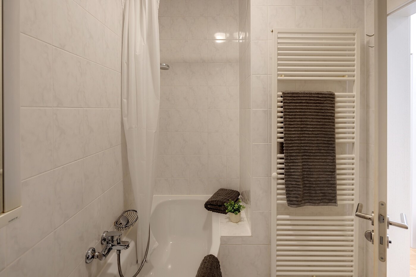 Apartamento de 1 habitación | München-Maxvorstadt | 2206ML5 | ...mit Badewanne