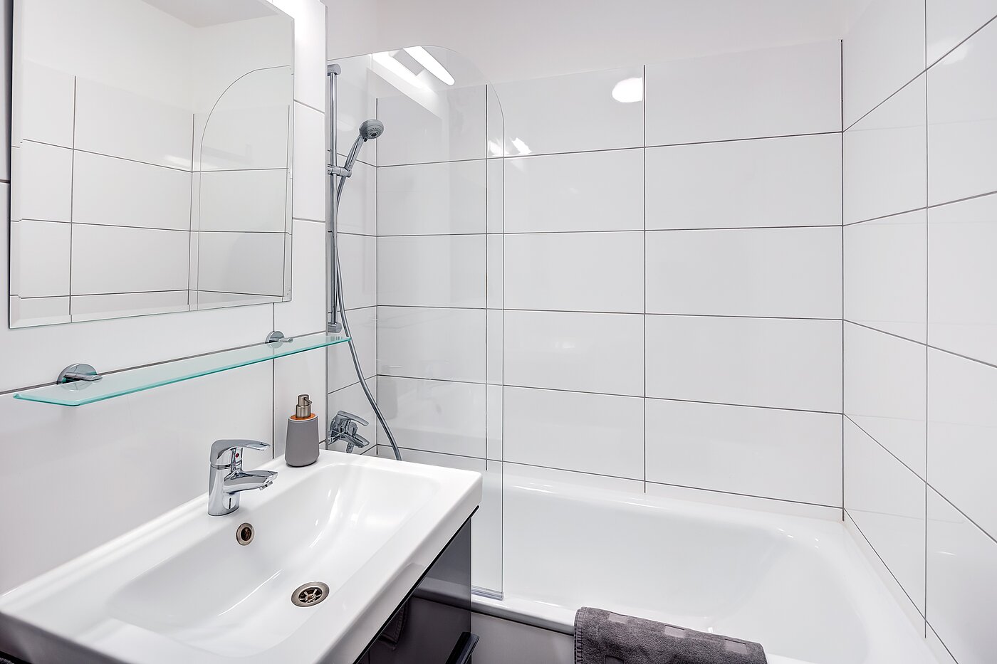 Apartamento de 1 habitación | München-Ludwigsvorstadt | 70176 | ...mit Badewanne...
