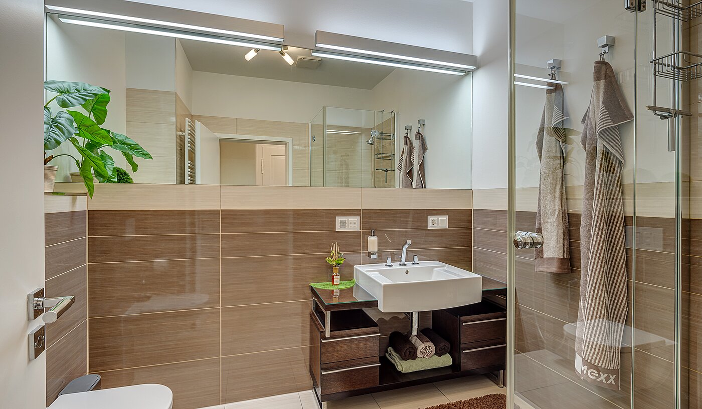 Apartamento de 1 habitación | München-Neuhausen | 70235 | Bad mit Dusche...