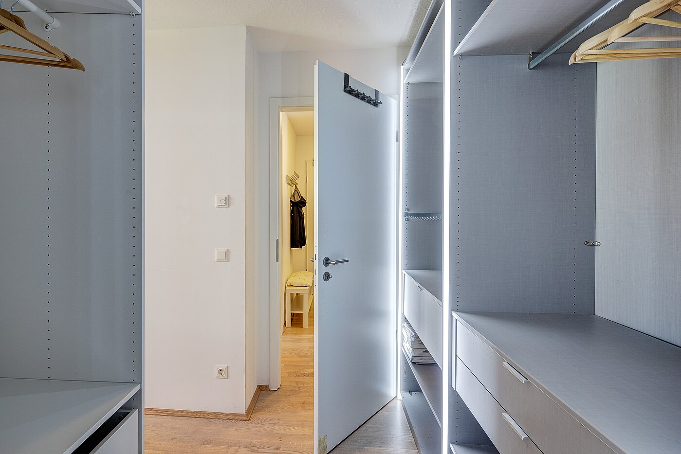 Apartamento de 3 habitaciones | 70483 | ...Ankleide-/Schankbereich