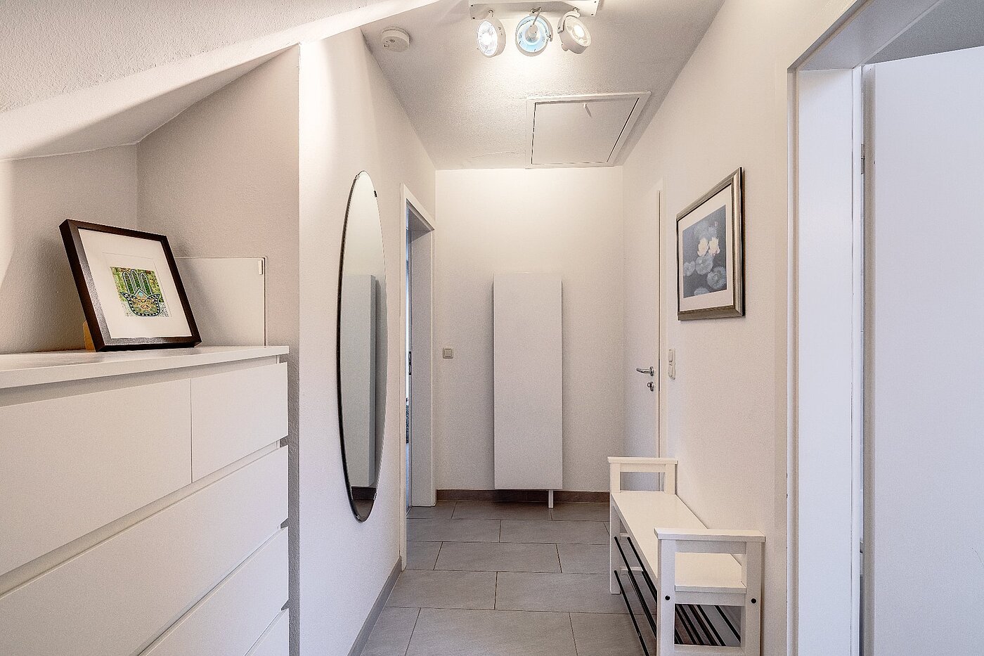Apartamento de 2 habitaciones | Unterhaching | 2004ML7 | geräumige Diele