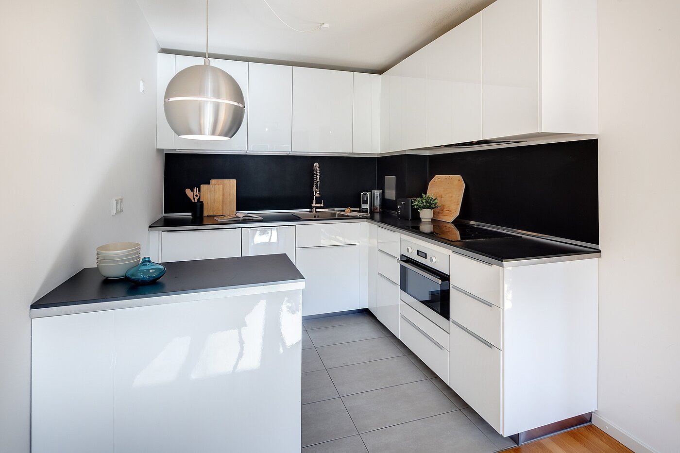 Apartamento de 2 habitaciones | München-Schwabing | 70278 | Weiße Einbauküche