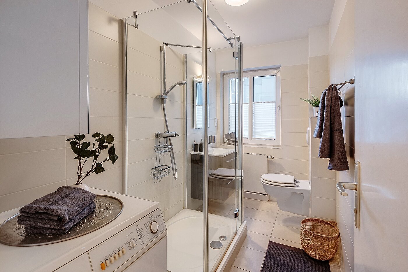 Apartamento de 1.5 habitaciones | München-Schwabing | 2011ML3 | Bad mit Dusche und WM