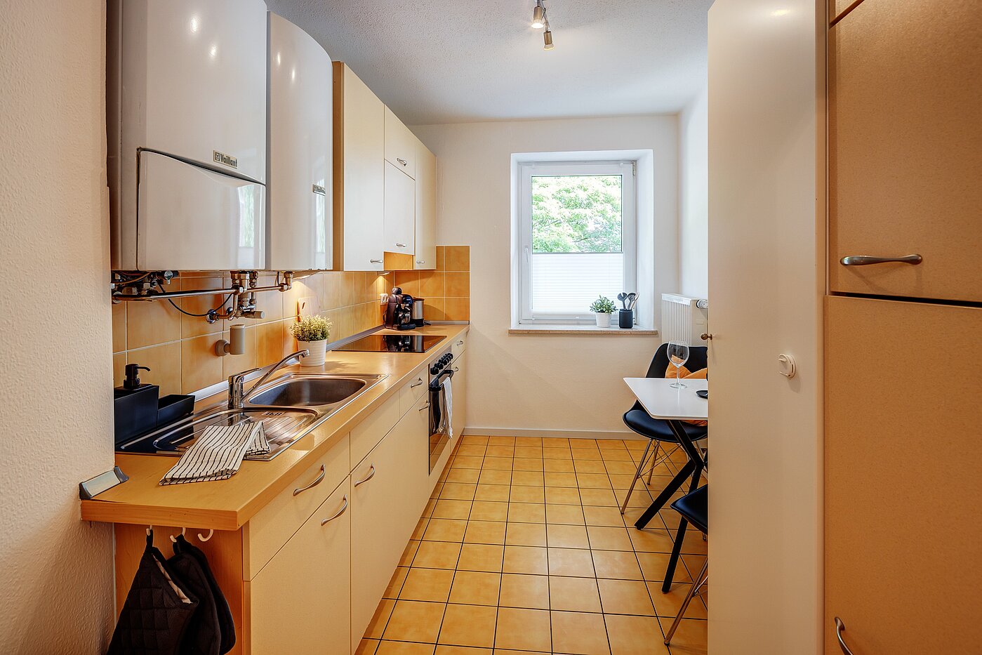 Apartamento de 2.5 habitaciones | München-Isarvorstadt | 70121 | Küche mit Fenster...