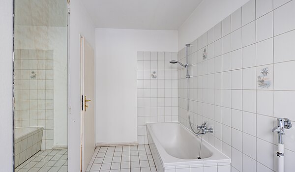 Piso en planta baja de 2.5 habitaciones | München-Schwabing | 70441 | Bad mit Badewanne