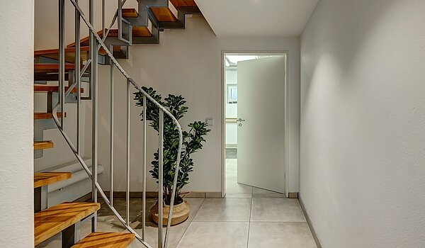 Apartamento de 4 habitaciones | Ismaning | 700081 | Flur im Untergeschoss