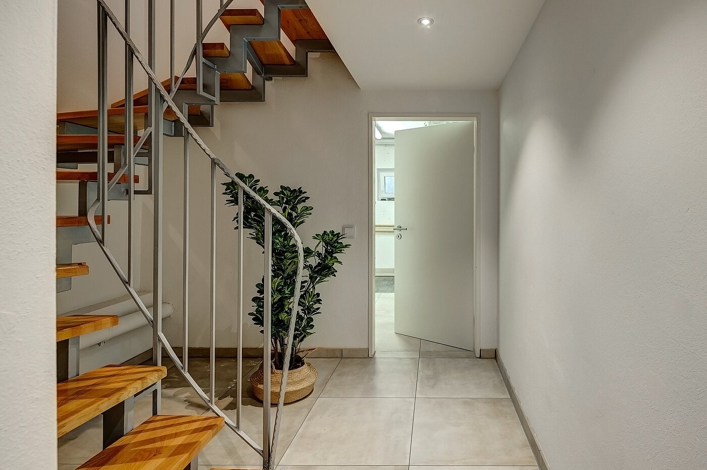 Apartamento de 4 habitaciones | Ismaning | 700081 | Flur im Untergeschoss