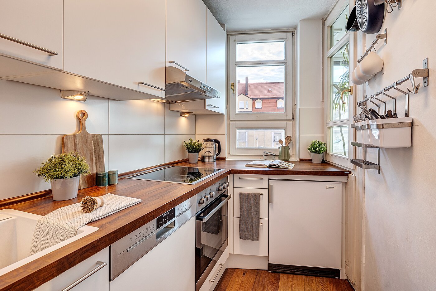 Apartamento de 2 habitaciones | München-Schwabing | 2205ML71 | Die Küche bietet viel Stauraum...