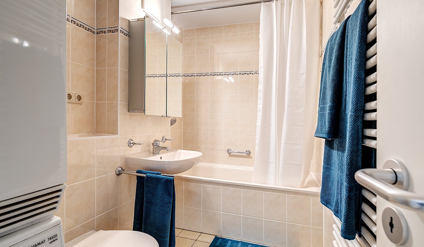 Apartamento de 4 habitaciones | 1709ML3 | Bad mit Badewanne....