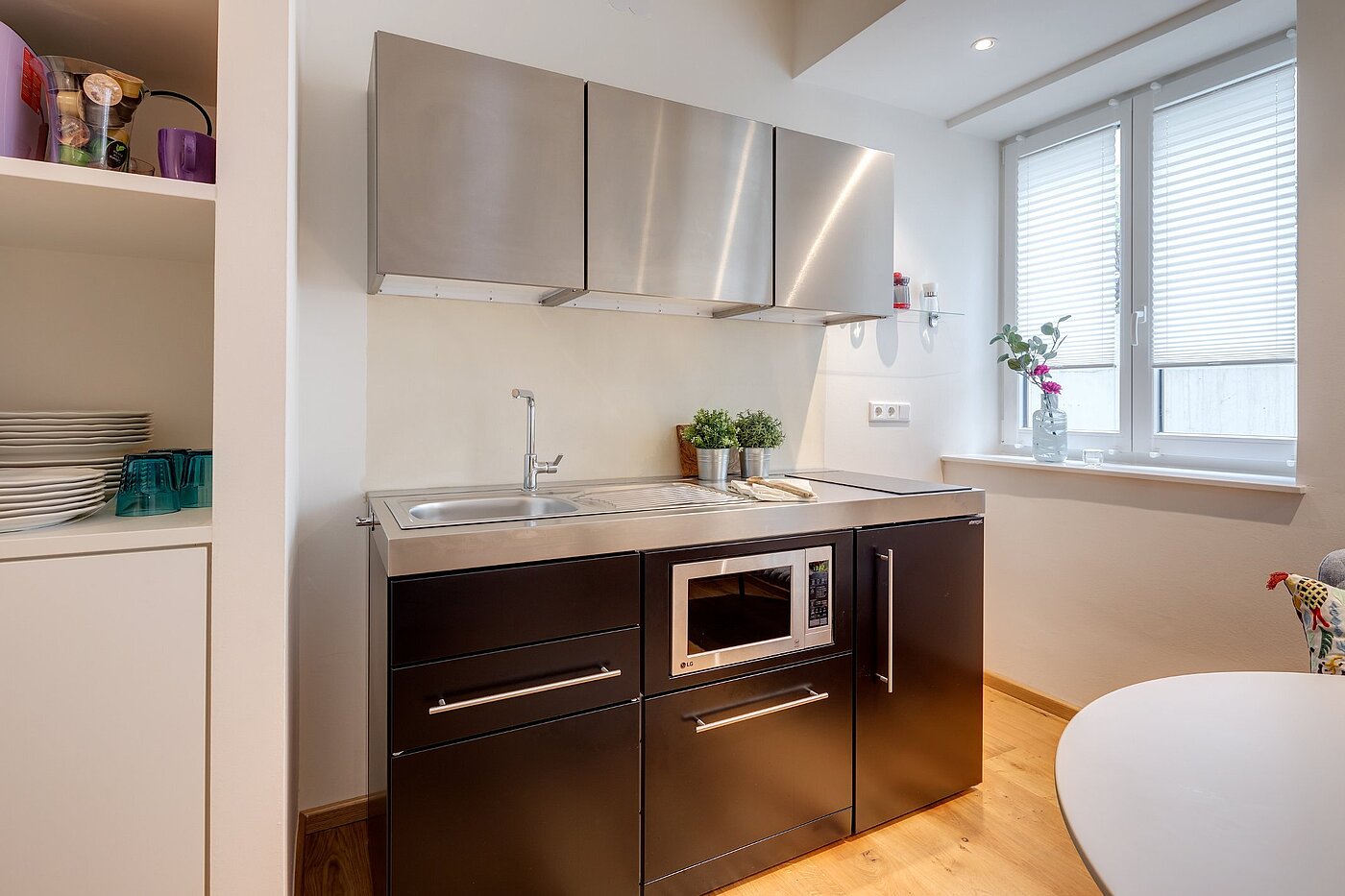 Apartamento de 2 habitaciones | München-Maxvorstadt | 2107ML5 | ...und Küchenzeile