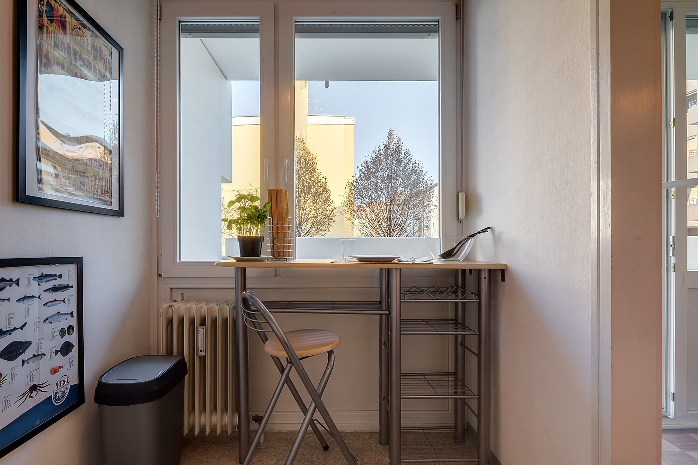 Apartamento de 1 habitación | München-Neuhausen | 2301ML8 | ... mit kleinem Esstisch