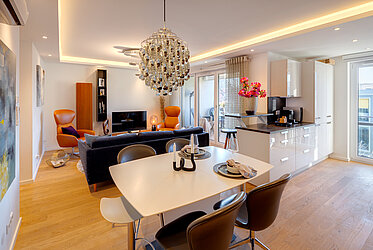 Bogenhausen: Vivienda familiar de 4 habitaciones con balcón orientado al oeste - disponible