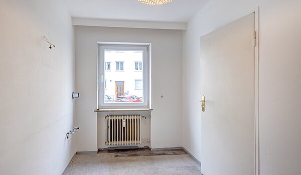 Piso en planta baja de 2.5 habitaciones | München-Schwabing | 70441 | Küche mit Fenster