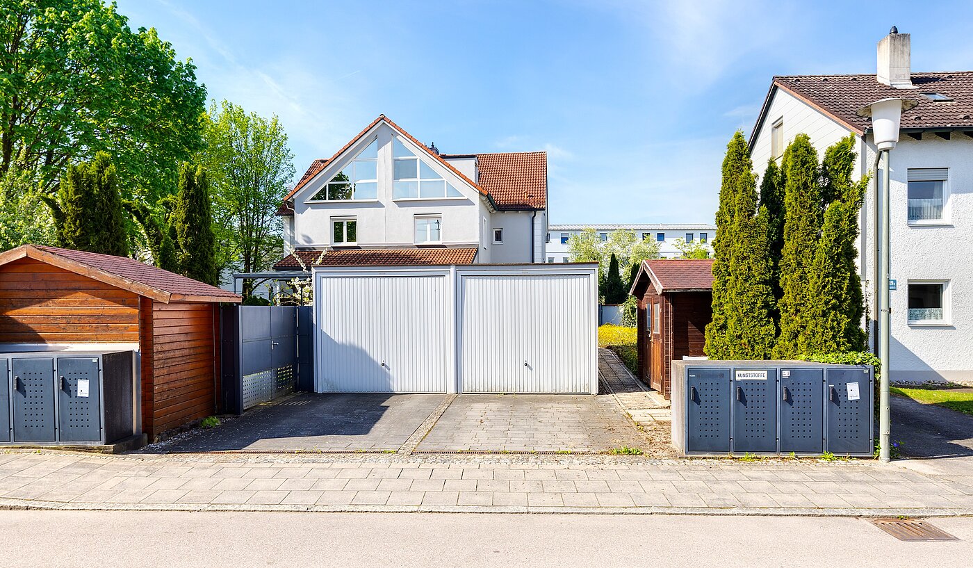 Casa adosada  de 6.5 habitaciones | Unterschleißheim | 70122 | Ansicht von der Straße