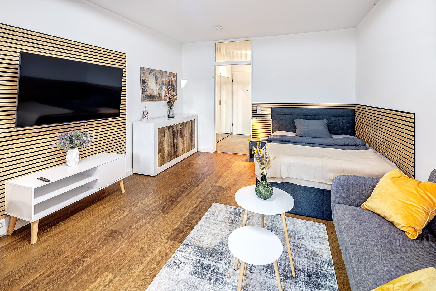 Apartment de 1 habitación | München-Milbertshofen | 70183 | Mit Couch und Flatscreen