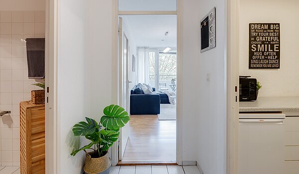 Apartamento de 2 habitaciones | München-Sendling-Westpark | 2204ML2 | Flur mit Blickrichtung Bad, Wohnzimmer und Küche