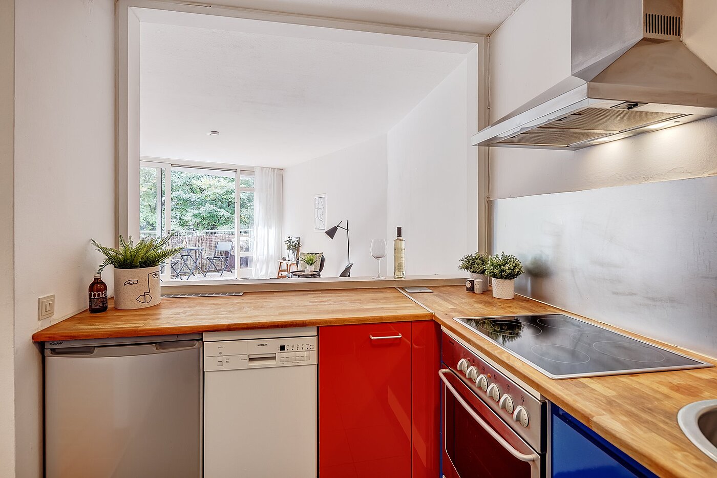 Apartamento de 2 habitaciones | München-Schwabing | 2109ML3 | ... Durchreiche zum Wohnzimmer