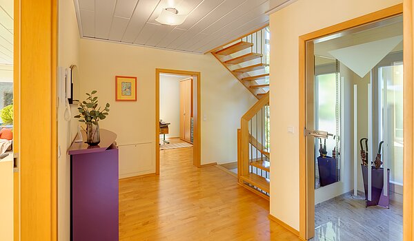 Casa unifamiliar  de 5 habitaciones | Icking | 70438 | Foyer mit Treppe