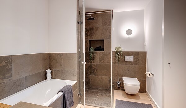 Apartamento de 3 habitaciones | 70046 | ...und En Suite Bad...