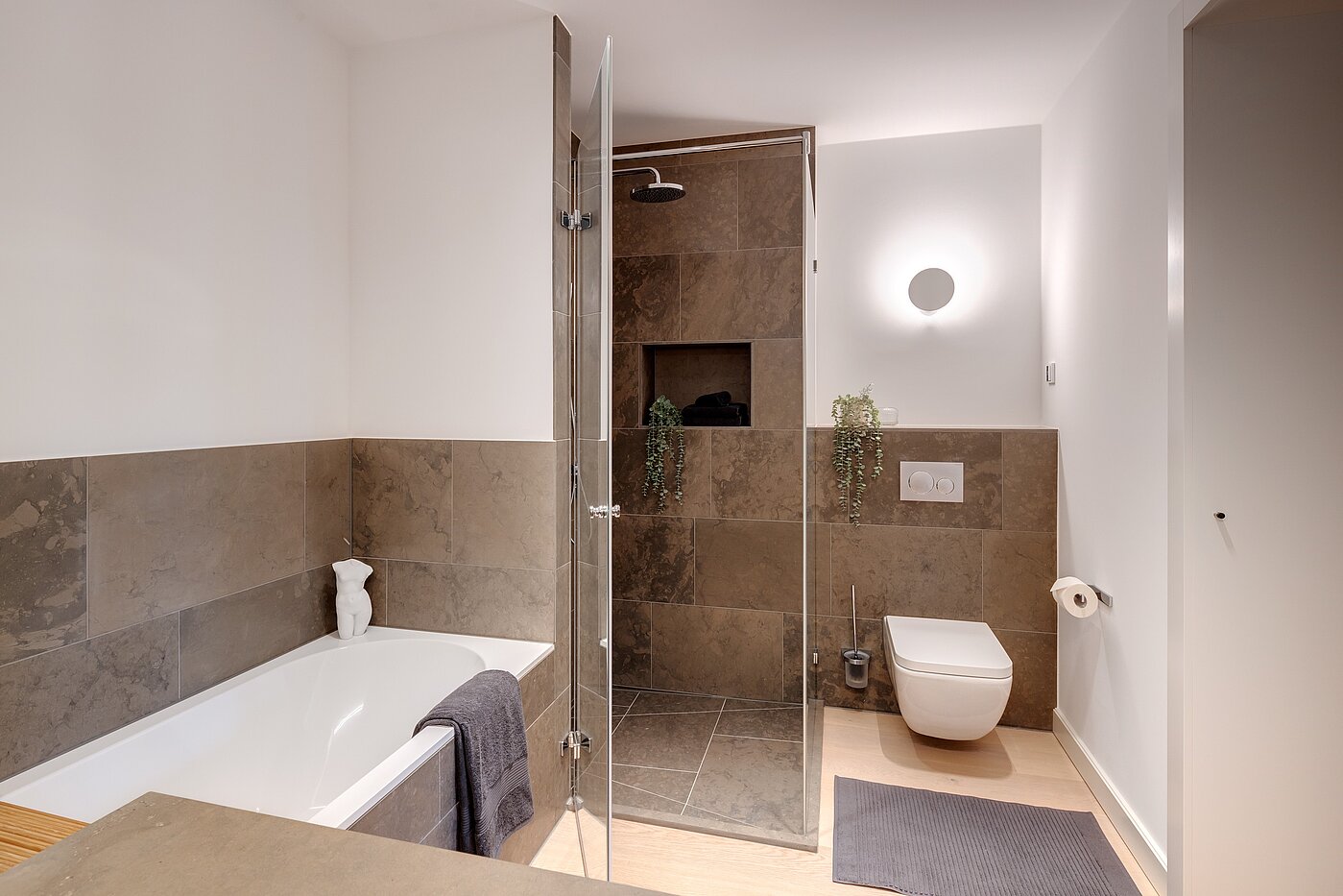 Apartamento de 3 habitaciones | 70046 | ...und En Suite Bad...
