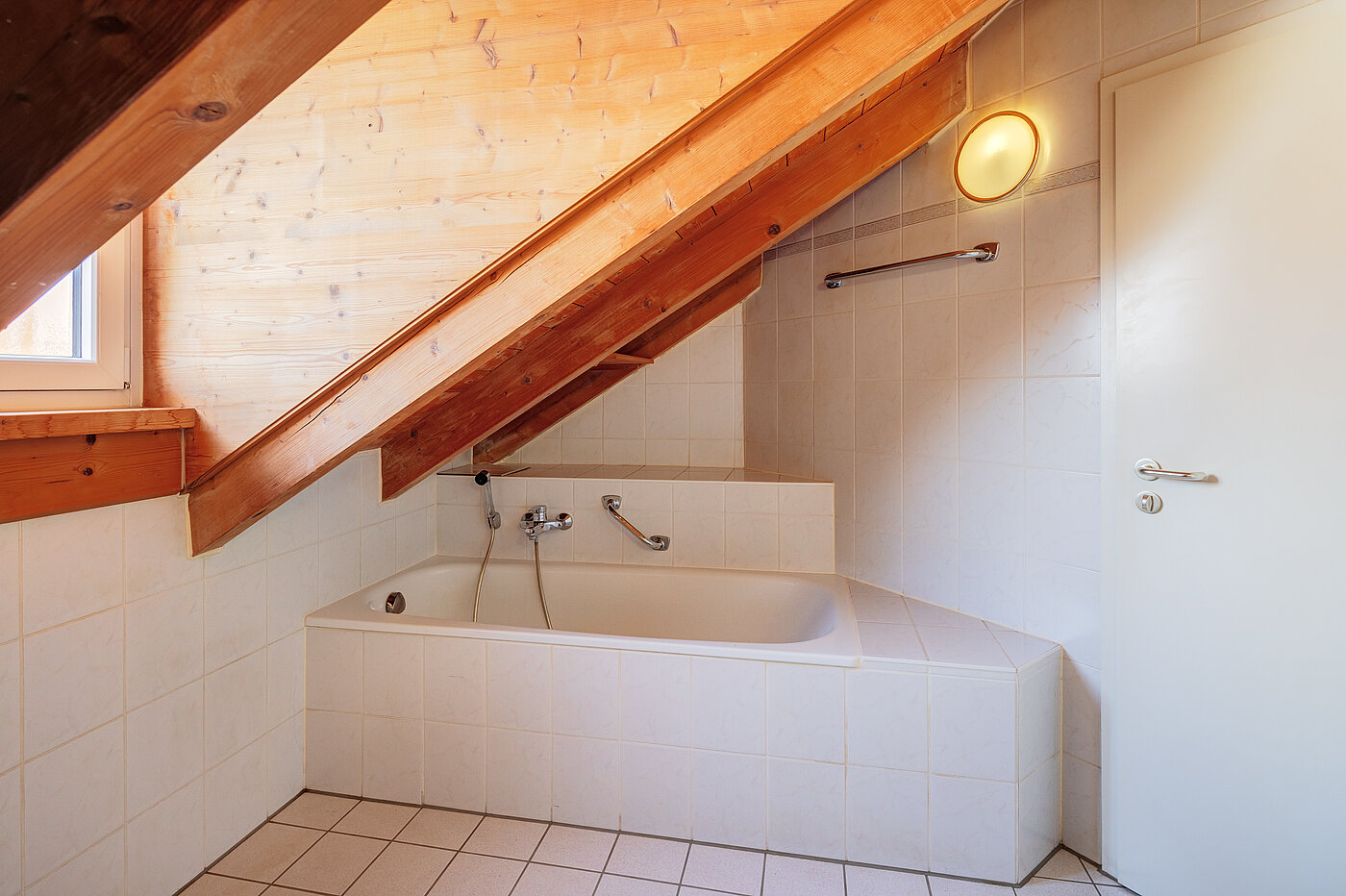 Piso ático de 2 habitaciones | 70314 | Bad