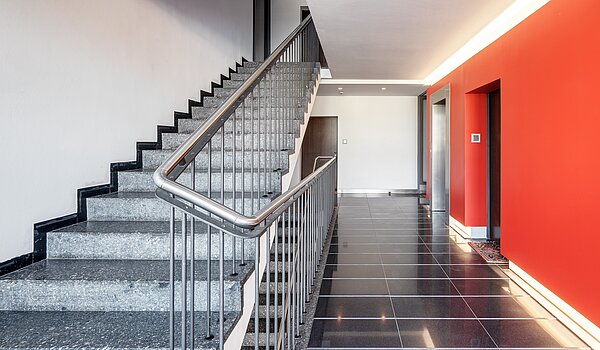 Apartamento de 1 habitación | München-Haidhausen | 70022 | Gepflegtes Treppenhaus