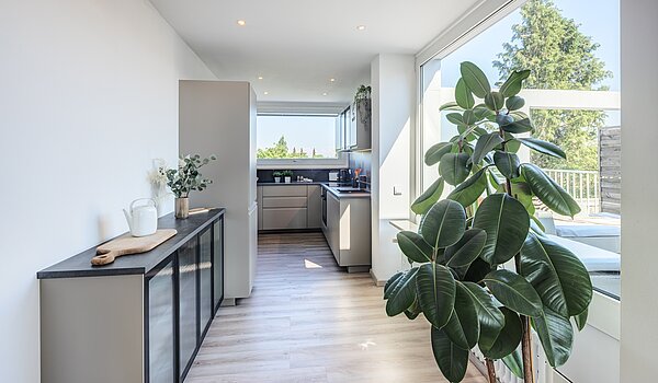Piso ático de 3.5 habitaciones | München-Berg am Laim | 70451 | Zugang zur Küche