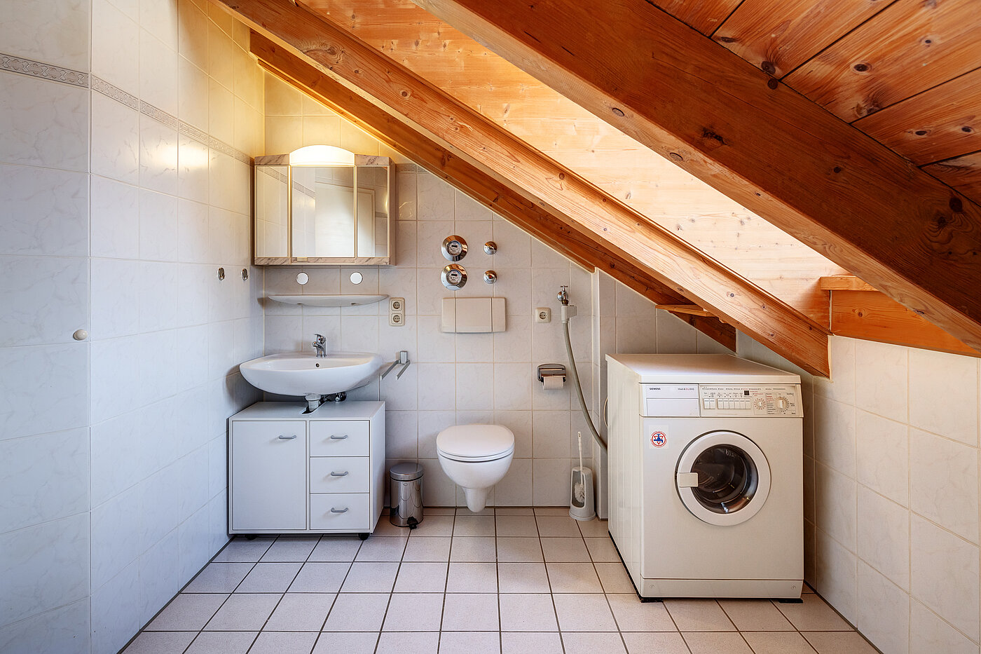 Piso ático de 2 habitaciones | 70314 | Bad