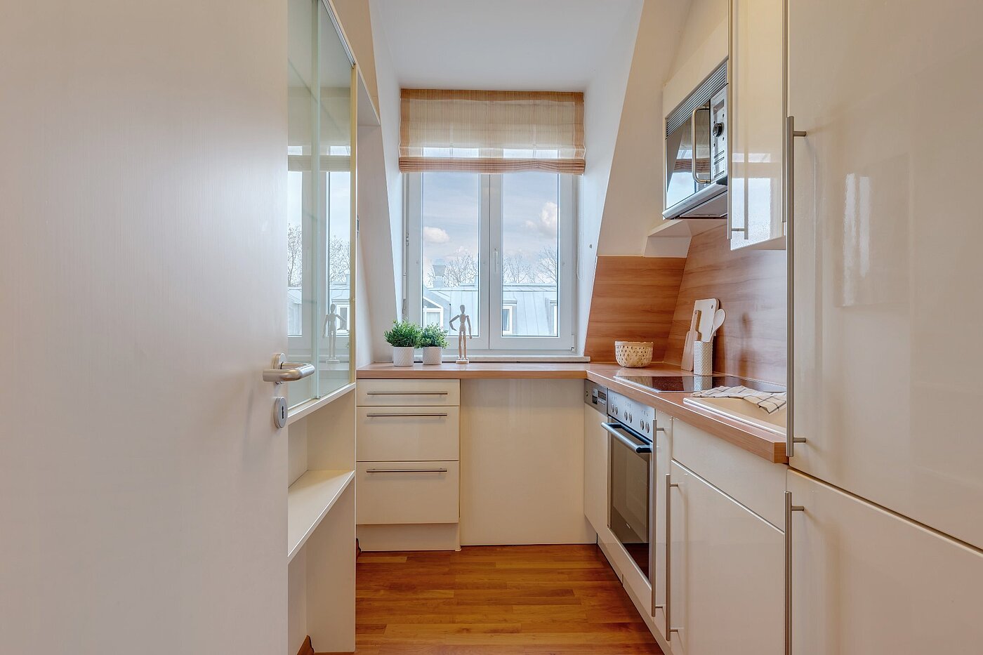 Piso ático de 2 habitaciones | München-Sendling | 1911ML4 | Küchenzeile mit...