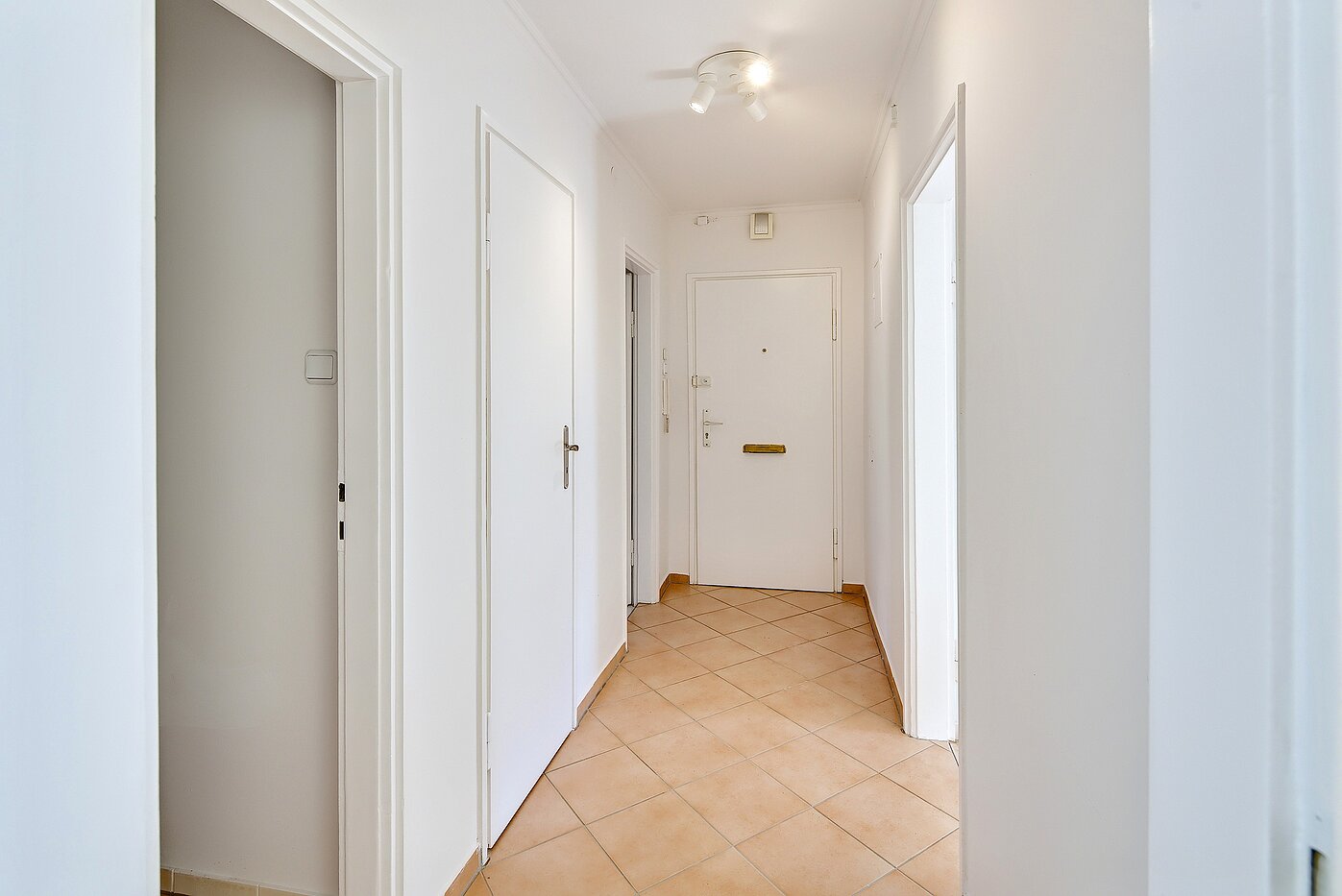 Apartamento de 3 habitaciones | München-Bogenhausen | 70310 | Flur Blickrichtung Eingang