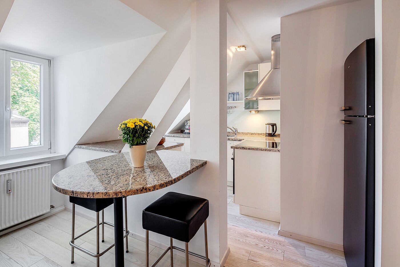 Apartamento de 2 habitaciones | München-Isarvorstadt | 70089 | Essecke mit Küchentresen
