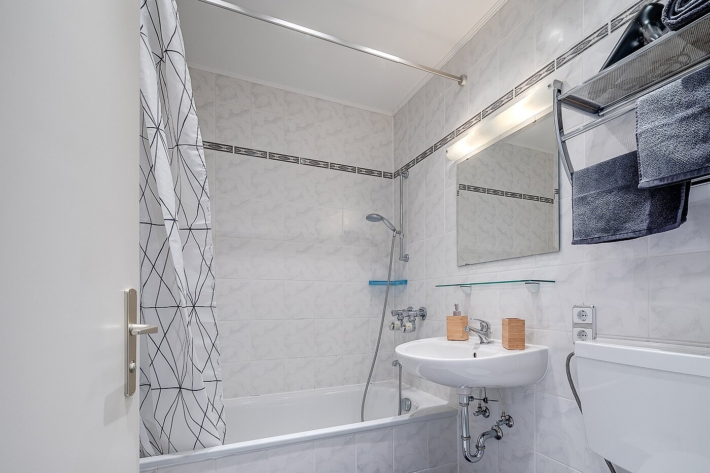 Apartamento de 1 habitación | München-Moosach | 1903ML3 | Bad mit Badewanne