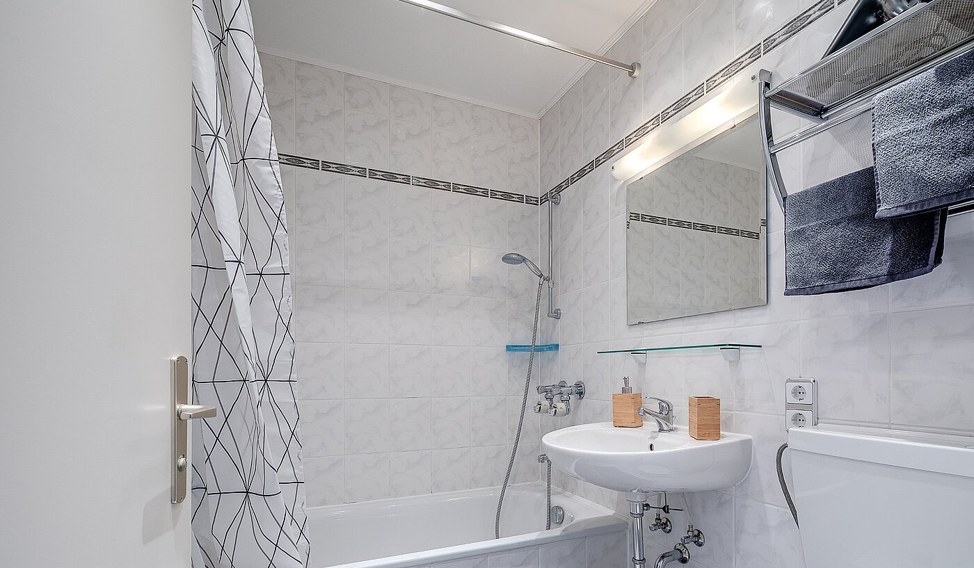 Apartamento de 1 habitación | München-Moosach | 1903ML3 | Bad mit Badewanne