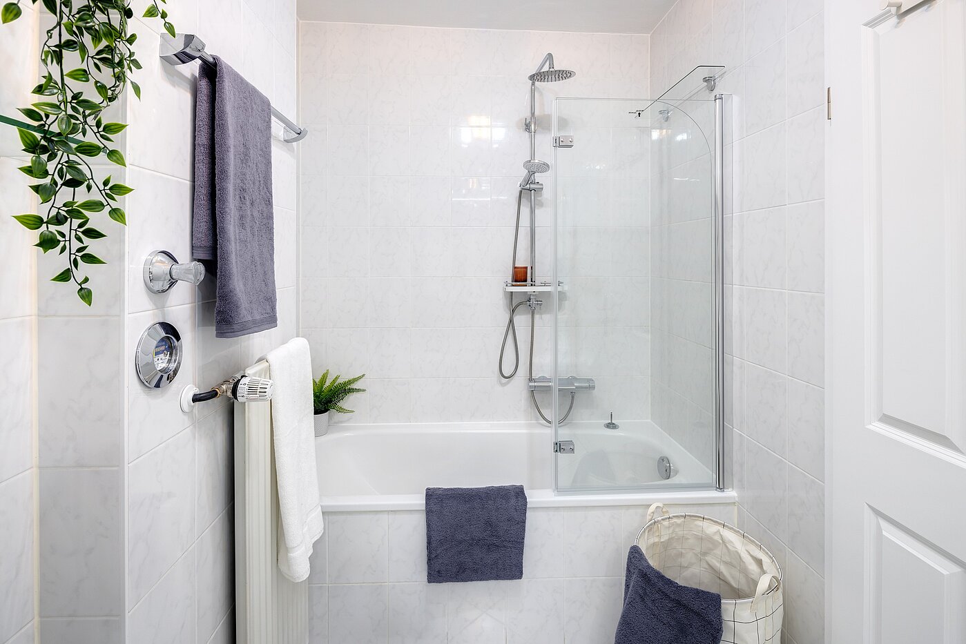 Apartamento de 3 habitaciones | München-Obergiesing | 70028 | ...und Duschwand