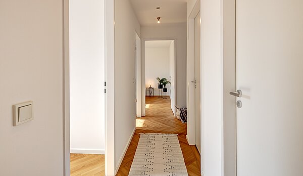 Apartamento de 2.5 habitaciones | München-Schwanthalerhöhe | 2210ML2 | Flur Blickrichtung Schlafzimmer