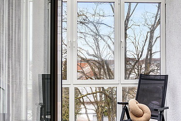 Poing: Encantador apartamento de 2 habitaciones en el ático con jardín de invierno