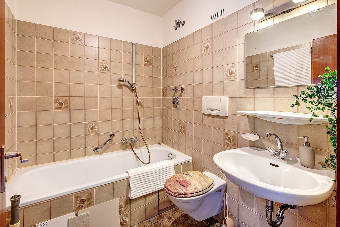 Apartamento de 2 habitaciones | München-Moosach | 2203ML5 | Bad mit Waschmaschinenstellplatz