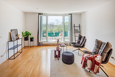 Moosach: Luminoso piso de 1,5 habitaciones cerca del palacio con ambiente idílico