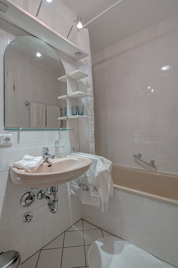 Apartamento de 2 habitaciones | München-Ramersdorf | 2207ML11 | ...mit Badewanne